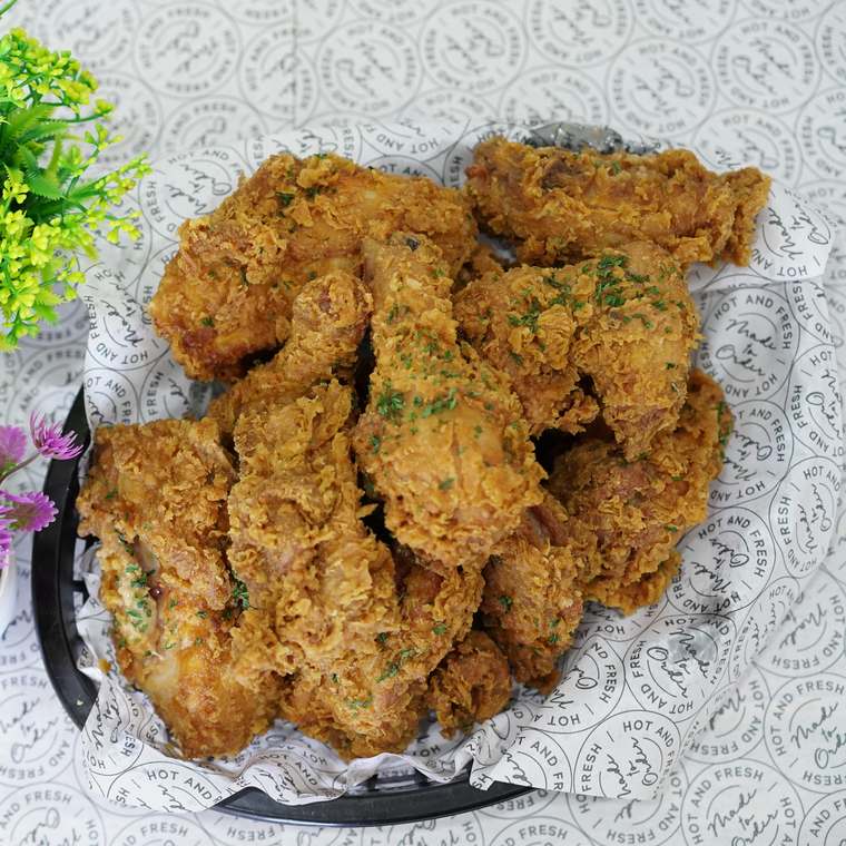 Kokio crispy fried chicken in a basket
